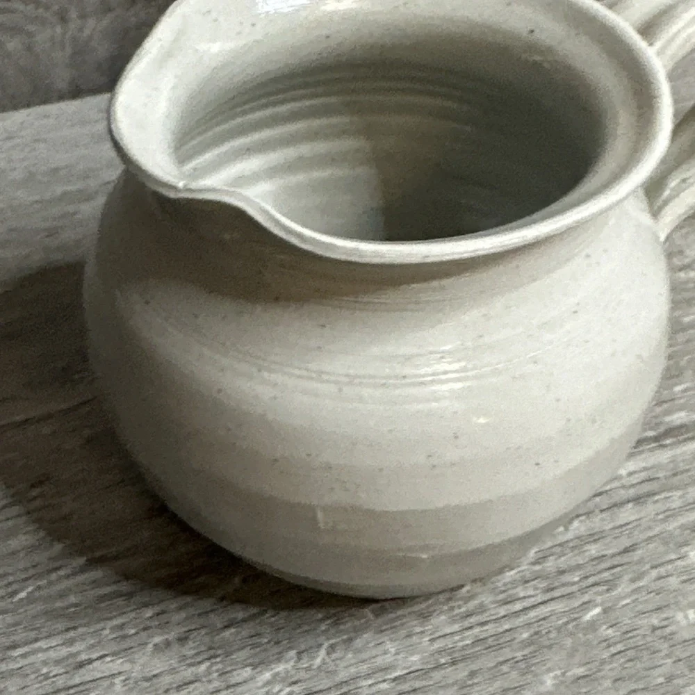 Williamsburg Pottery Ceramic Floral‎ Creamer Glossy Handmade VA Handles